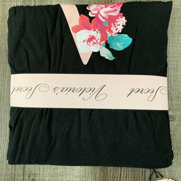 Victoria ’s Secret Flannel Lounge Pj Set! - Picture 2 of 4